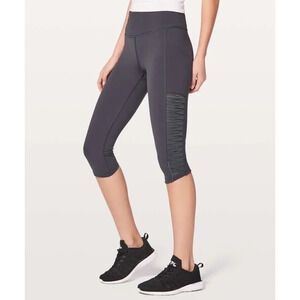 Lululemon Sharp Turns Crop Leggings 17" in Blue Tied